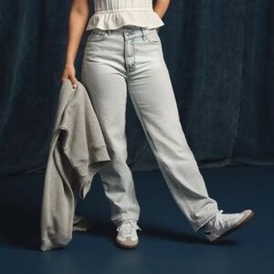 American Eagle Strigid Highest Rise Baggy Straight Jeans - Size 10